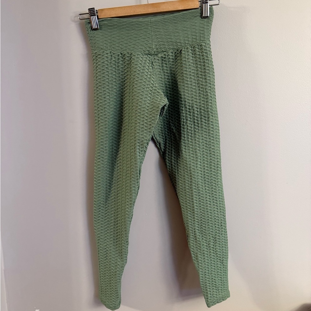 Booty by Brabants Textured Leggings Sage Green One Size